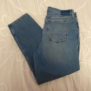 NWOT Abercrombie Curve Love “The Mom High Rise” Jeans